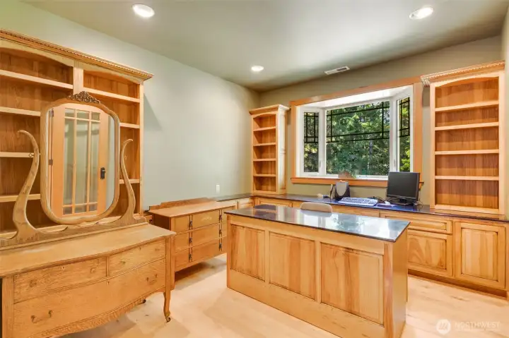 Den/ office space could easily be used as a 4th bedroom