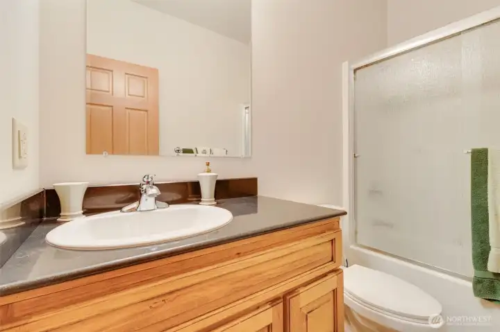 Upstairs full bathroom