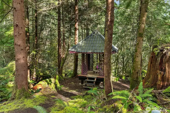 Inspired by Korean travels, this pergola is perfect for meditation or yoga.