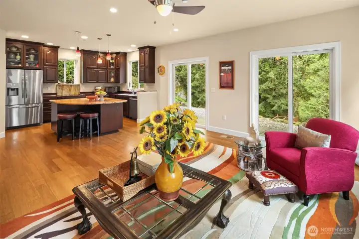 Two large sliders make watching the animals so much fun.