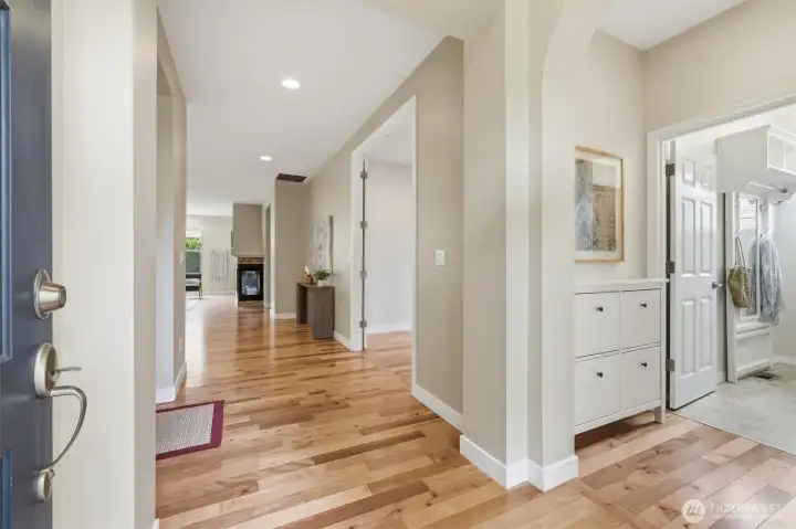 Gleaming hardwood floors and warm paint tones combine to make a wonderful first impression! Gleaming hardwood floors and warm paint tones combine to make a wonderful first impression!