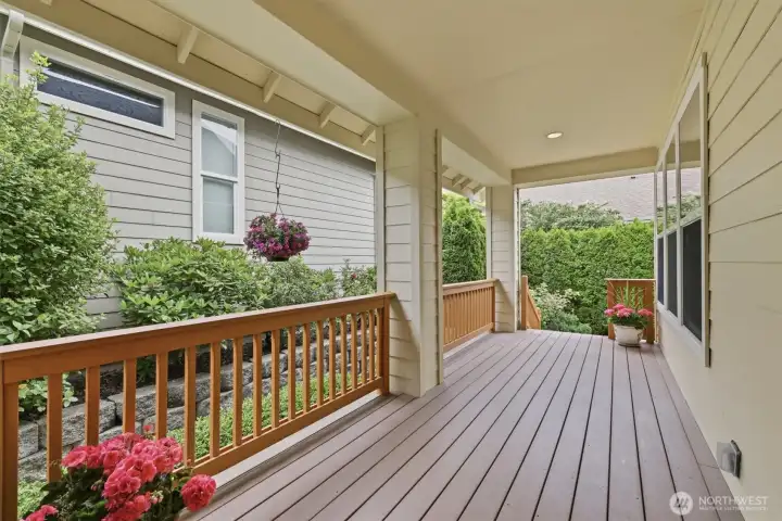 The private sun deck is a great spot to enjoy some fresh air and the fact that it is covered makes it ideal for bbqing! The private sun deck is a great spot to enjoy some fresh air and the fact that it is covered makes it ideal for bbqing!