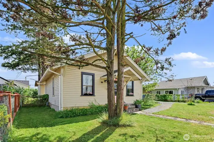 Great starter home with loads of upside potential Great starter home with loads of upside potential
