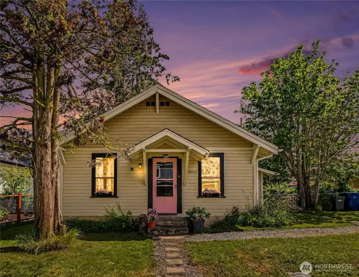 This tranquil home is waiting for you. This tranquil home is waiting for you.