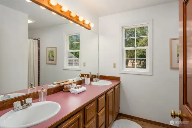 Full Hall Bath on Upper Level with Dual Sinks