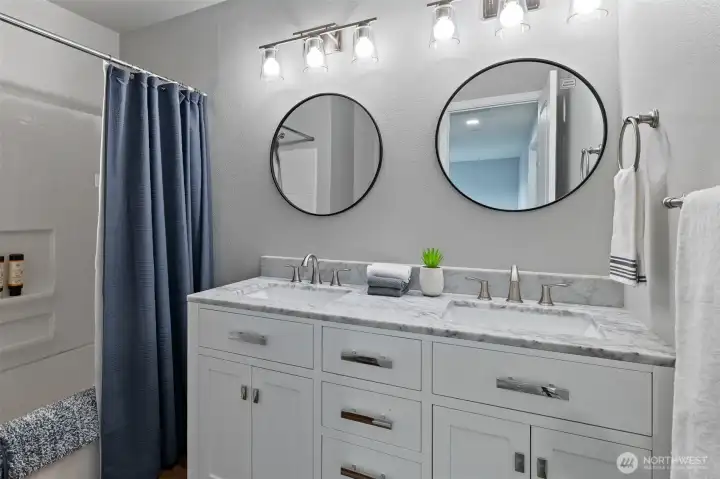 Fully remodeled upstairs bathroom w/ dual vanity
