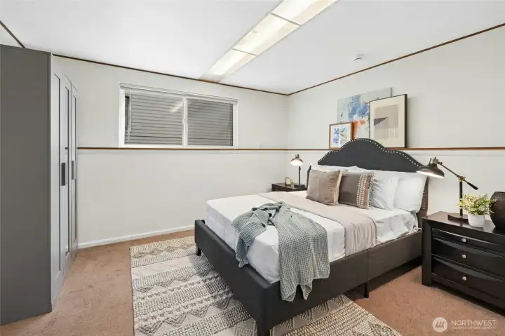 Lower 4th bedroom.