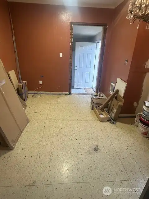 Kitchen Eating Space