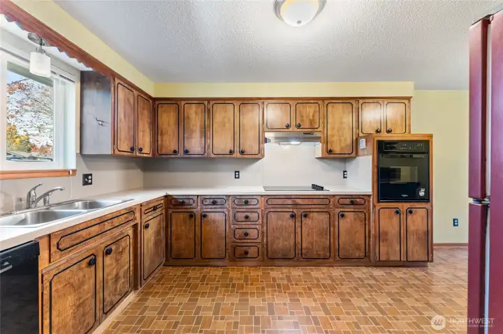 Kitchen with tons of cabinets