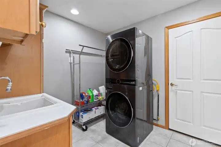 Big utility room off garage. Gas hook ups for dryer.