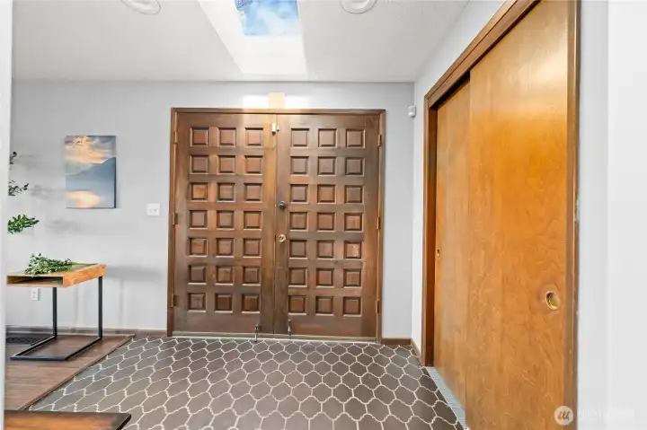 Welcoming entry with natual light.