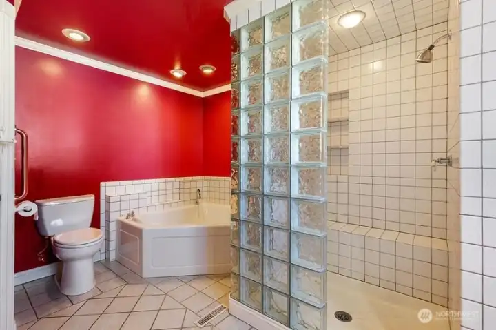 5 piece bathroom on the main floor.