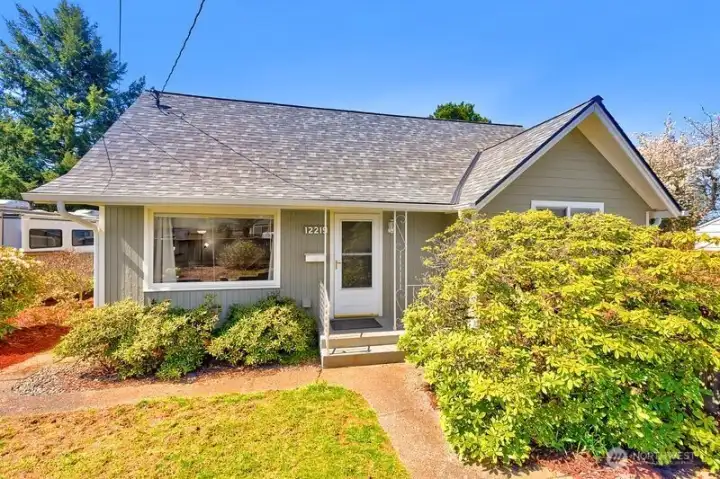 This home is ready for you to make it your own!