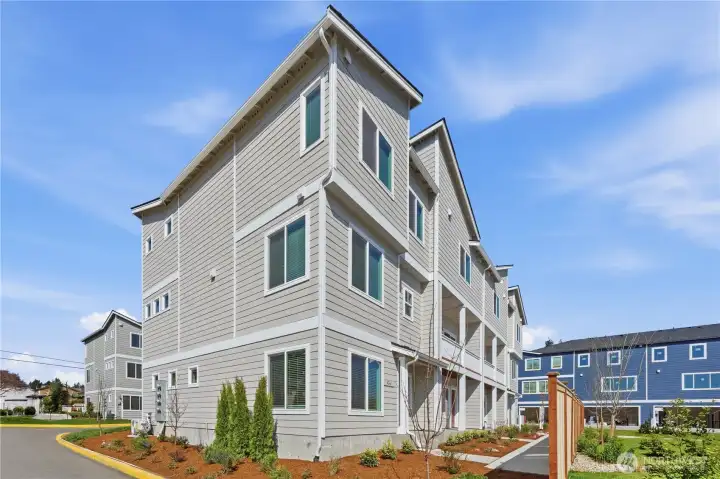 Photos are for representational purposes only. Colors and features may vary.