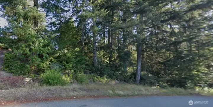 Front Entrance off E Trails End Dr