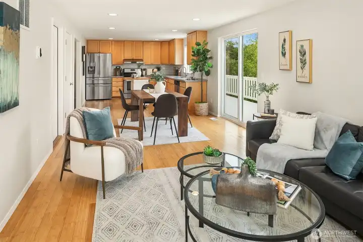 Comfortable living, lots of windows