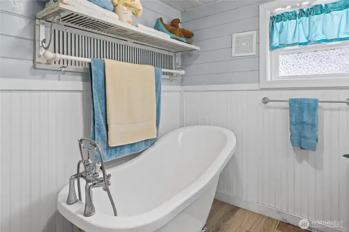 3/4 Bathroom