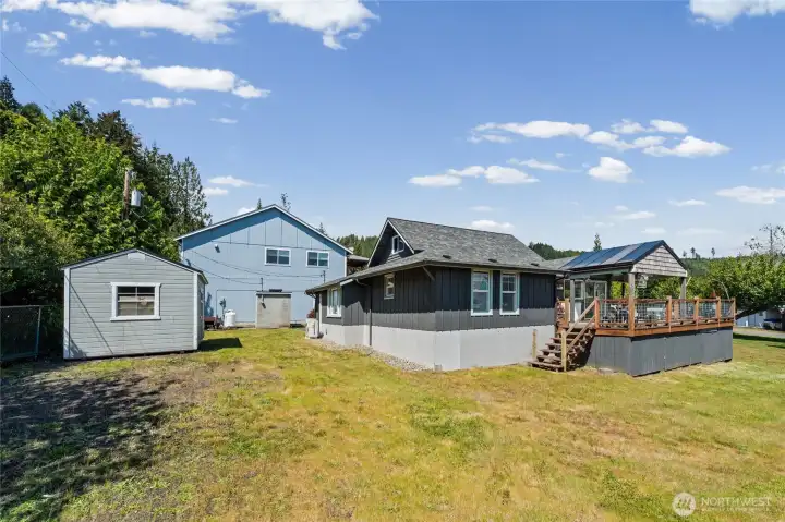 Back shed is included