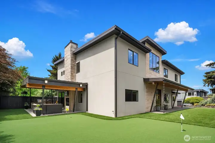 750 sq ft putting green