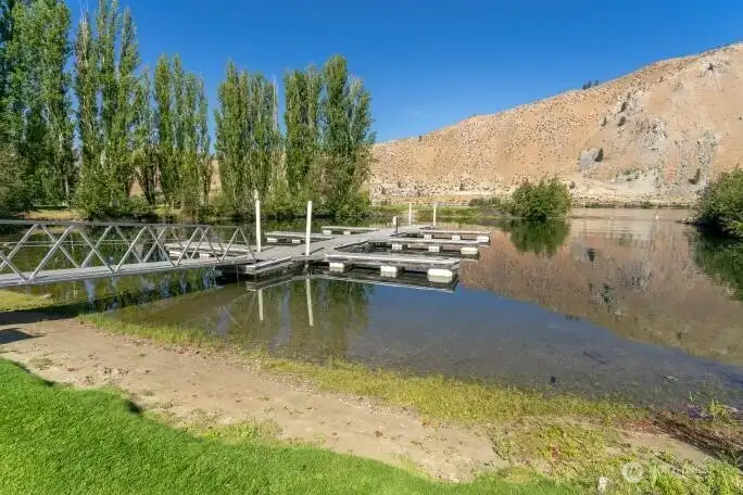 Dock