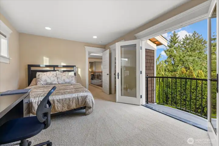 2nd bedroom - balcony