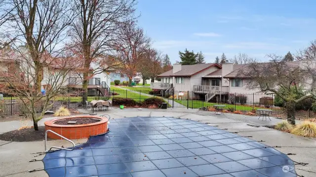 Lovely community pool for warm-weather lounging