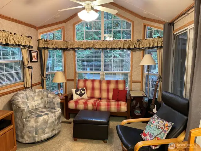 Lots of windows in the front!