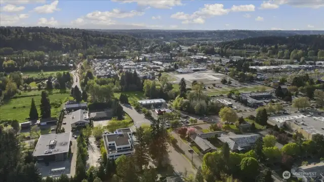 Minutes from Shopping, Restaurants, Wine Tasting, Etc.