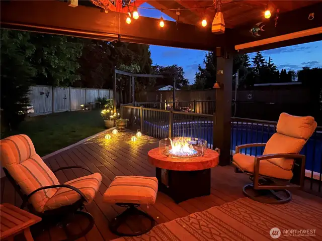 Evening in the Pergola/Gazebo