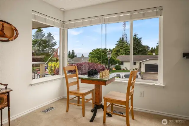Corner View Window in Family Room