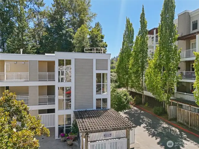 Top floor end unit.