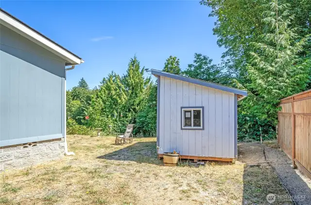 Another angle showcasing the storage shed.