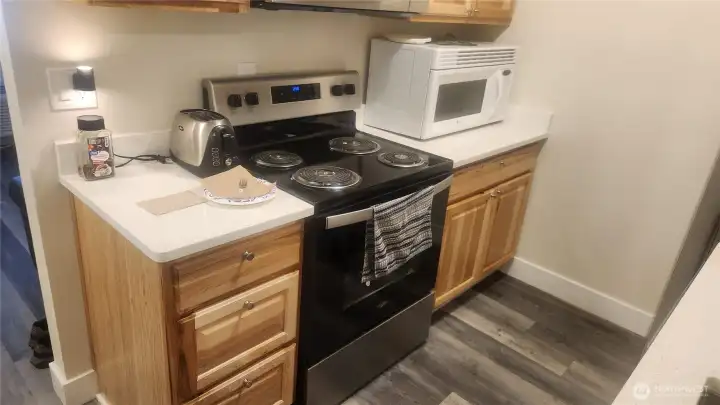 no new flooring and cabinetries