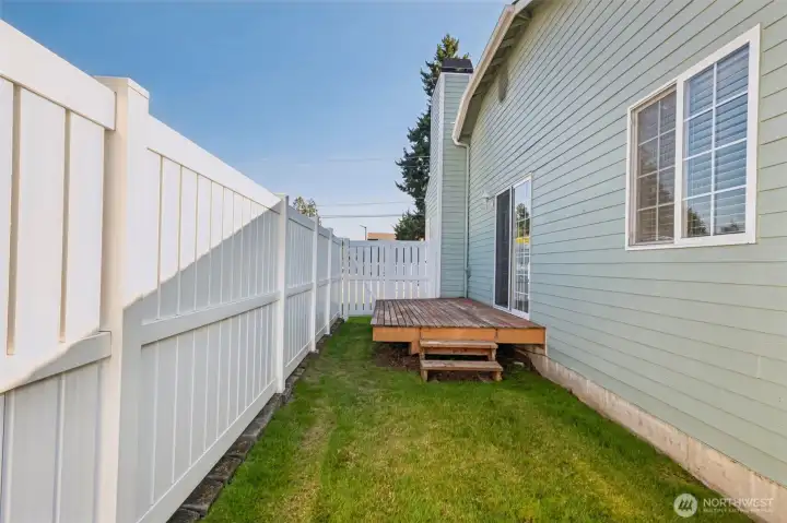 Private side and back fully fenced yard