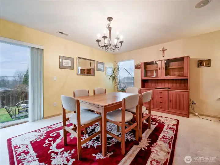 Dining room with slider