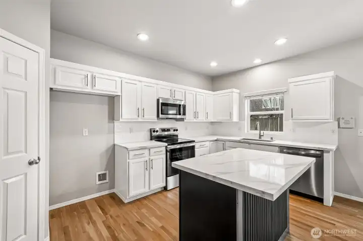 Easy to create delicious meals in your GORGEOUS updated kitchen!