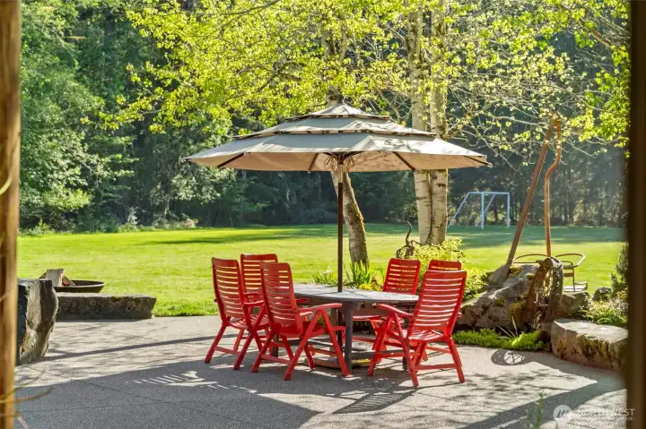 Imagine all the summer meals spent on this fabulous patio!