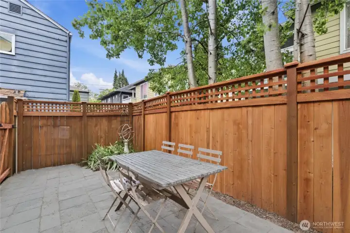 Fully fenced patio (lower unit)