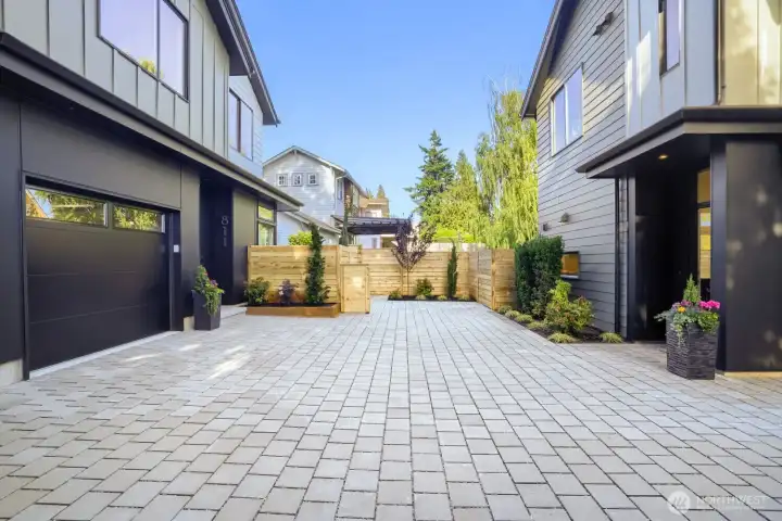 There is ample turnaround between units.