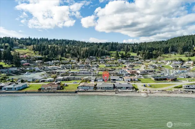 Mariners Cove is a premier canal community with handful of beachfront properties. With a community launch, moorage, sports courts, and more, you'll have it all here!