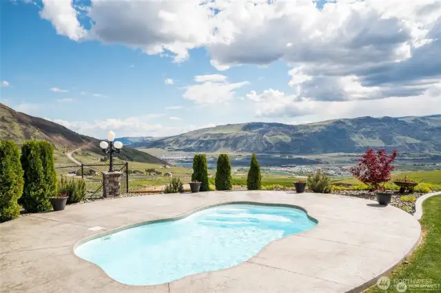 Pool with amazing views!