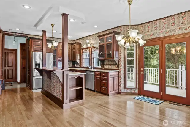 Gorgous hardwood flooring