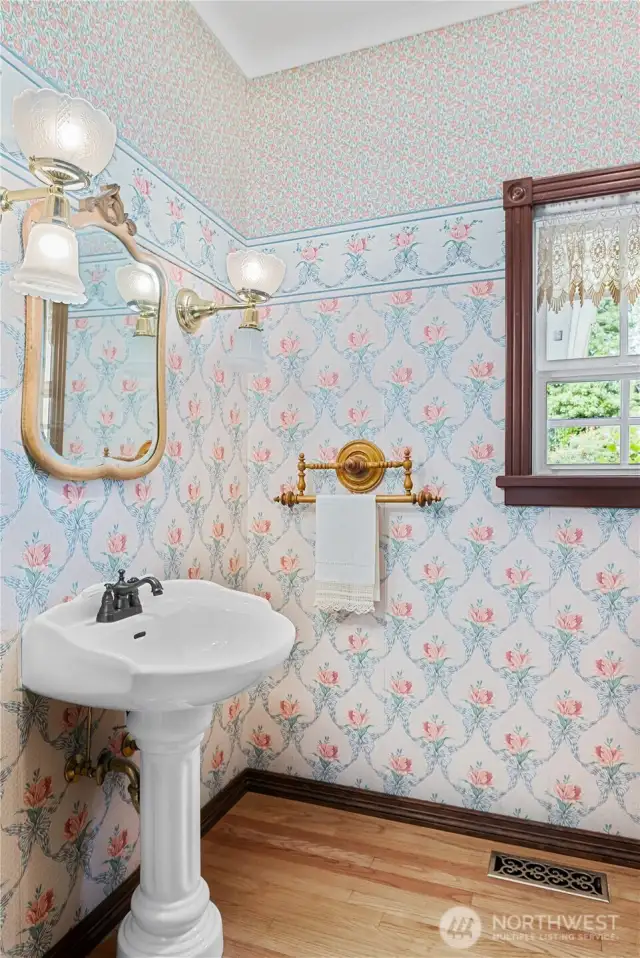 Guest Powder room