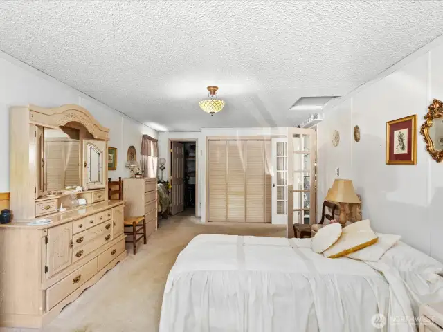 Large Primary BR with Walk-in Closet