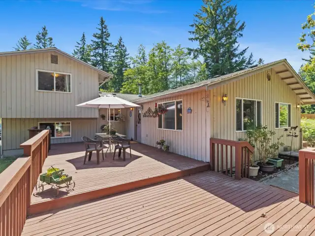 Custom Two Level, Freshly Painted Deck for Entertaining