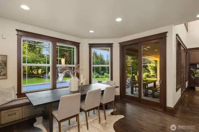 Eating area with walk out to the patio~