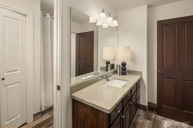 Main Bath -connected to Bedr Four and Hallway~