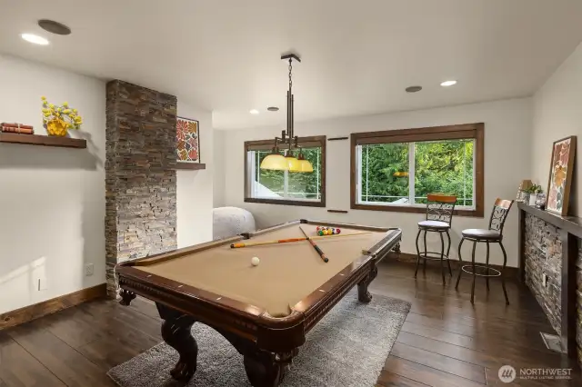 Pool Room - ready for fun!!