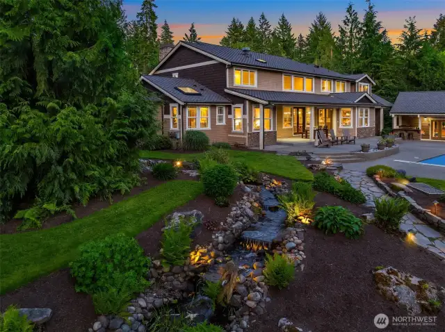 Landscape lights bring a beauty to the end of day dusk~