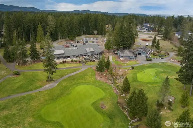McCormick Woods community offers golf, parks, sports courts, walking trails, and fine dining — enjoy resort-style living right at home.